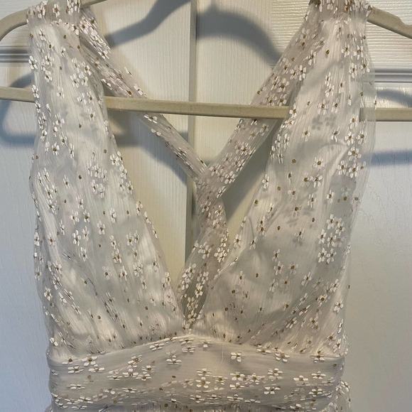 LULU'S Mini Dress, White, delicate Tulle Daisy overlay, twist back, Size Medium - Picture 8 of 16